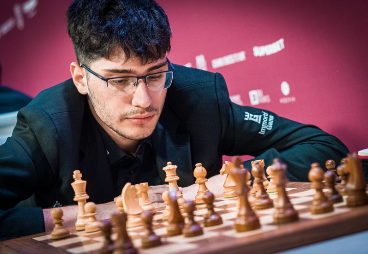 Fabiano Caruana - Champion d'échecs (2023)