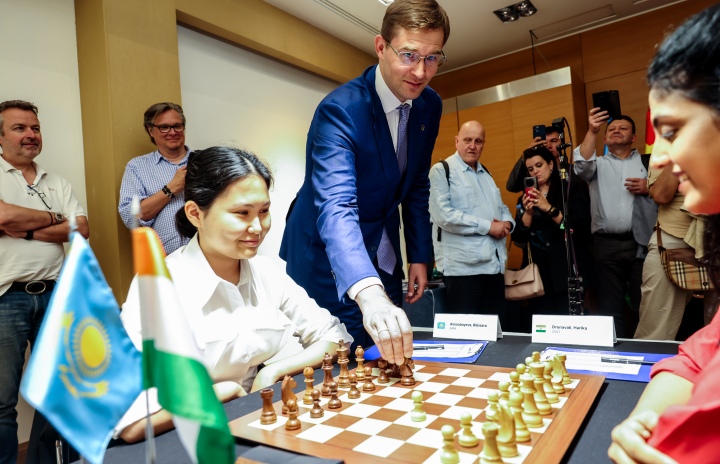 Stalemate in final of World Chess Championships forces rare tie