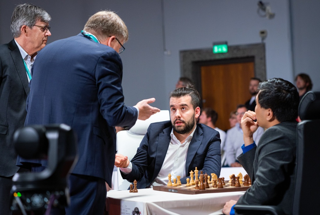 Chessify on X: Wesley So defeats Magnus Carlsen 13.5 - 2.5 to become the  first official FIDE Fischer Random World Champion. (photo by L. Ootes)  Congrats on a crushing victory! #frchess Congrats