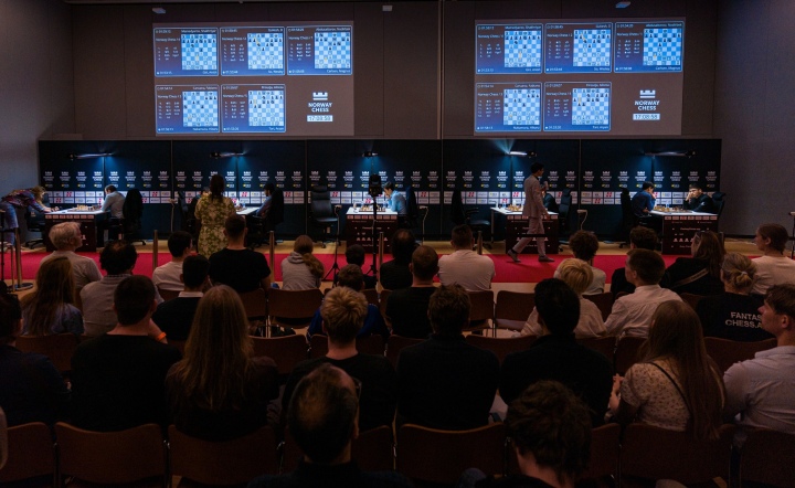 Chess: Caruana leads at Stavanger after beating Carlsen in opening round, Fabiano Caruana