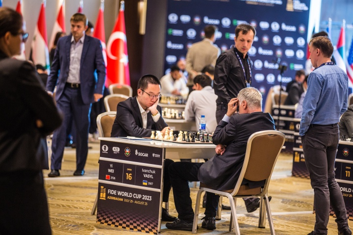 Vachier-Lagrave takes lead at FIDE Candidates Tournament