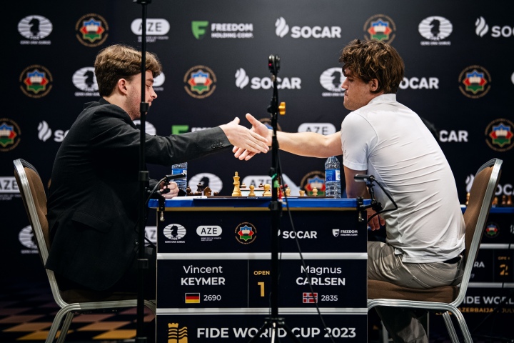 chess24 - MAGNUS CARLSEN LOSES If He Can't Find the