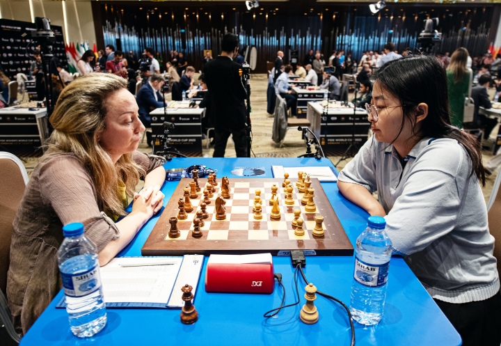 20 July 2019, Baden-Wuerttemberg, Karlsruhe: The 14-year-old Vincent Keymer  (r) plays at the chess tournament Grenke Open against world champion Magnus  Carlsen and is defeated only after the 81st move after 6:45