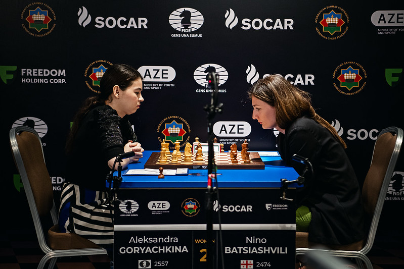 FIDE - International Chess Federation - Wesley So with the young fans after  advancing to Quarterfinals