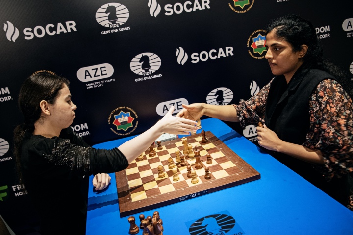 Campeonato Mundial da FIDE: Nepomniachtchi impressiona sob pressão
