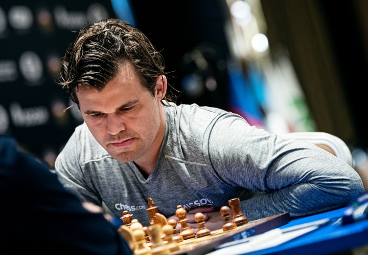 Magnus Carlsen wins first game of FIDE World Cup quarterfinal