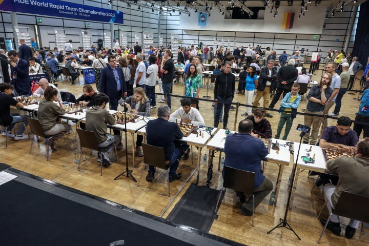 FIDE World Rapid Team Championship: WR Chess on top after four rounds