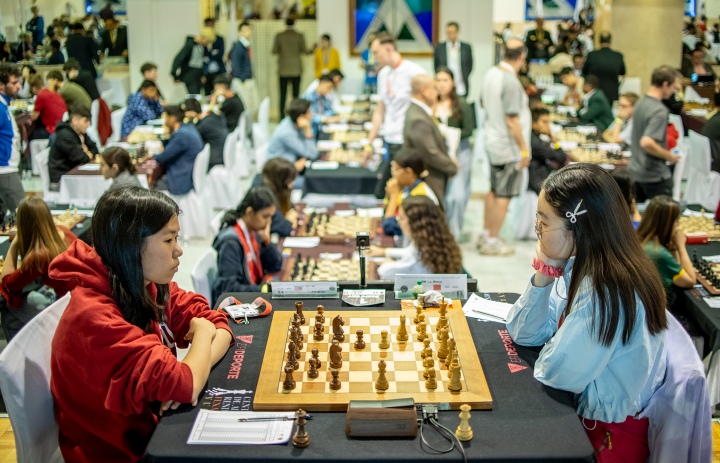 World Junior Championship: No changes at the top after drawish Round 8