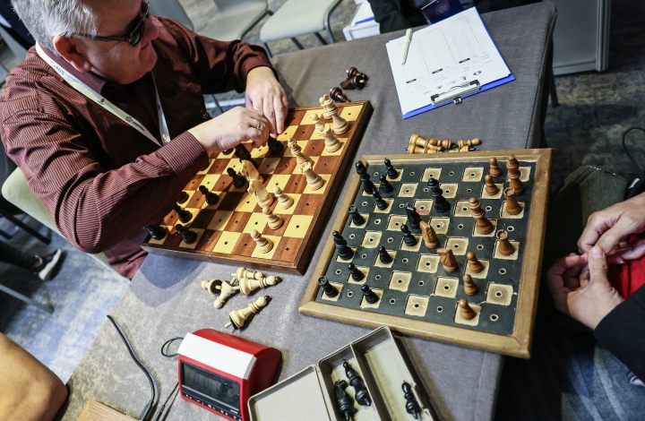 Blind chess competitions continue despite coronavirus crisis