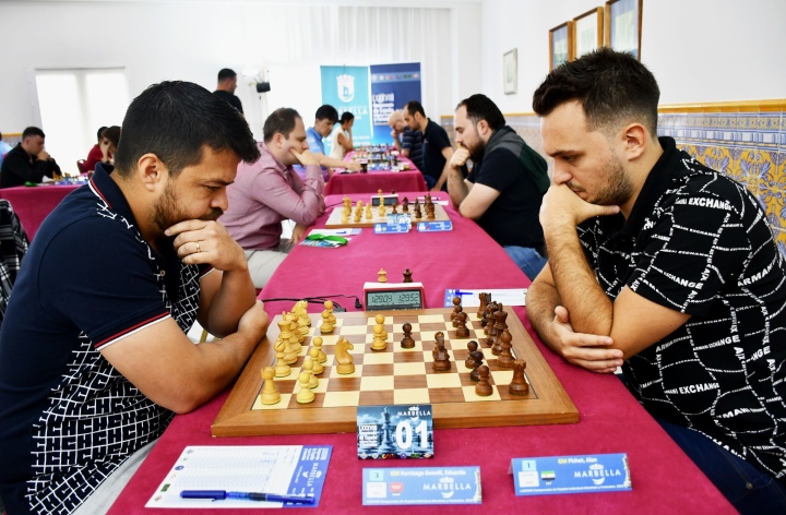 Top chess players meet in Spain to decide next world championship