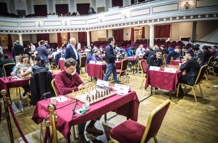 Round 2 of the FIDE Grand Prix in Berlin finished with 8 draws