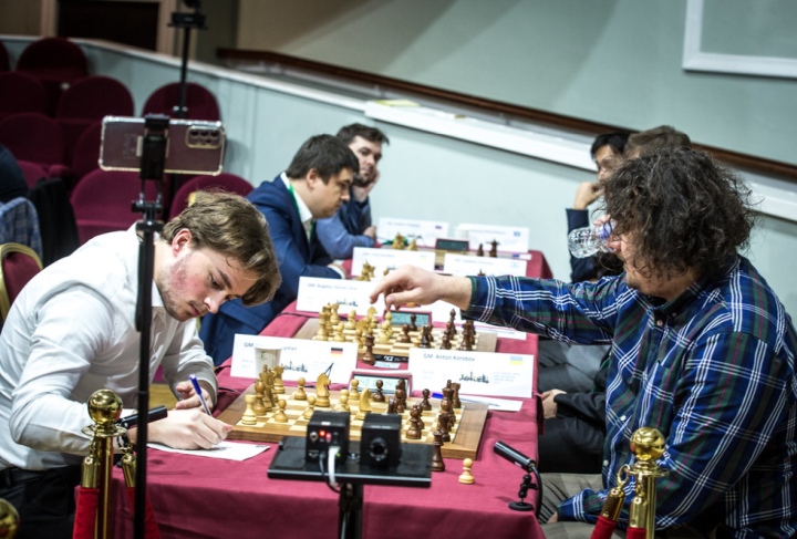 Chess champion Hikaru Nakamura to play 50 people simultaneously at