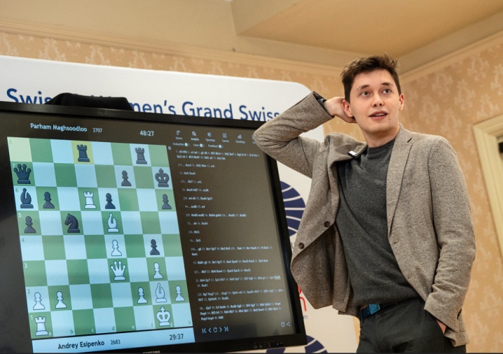 Grand Swiss: A trio of leaders after Round 10; Vaishali qualifies for  Candidates - Schach-Ticker