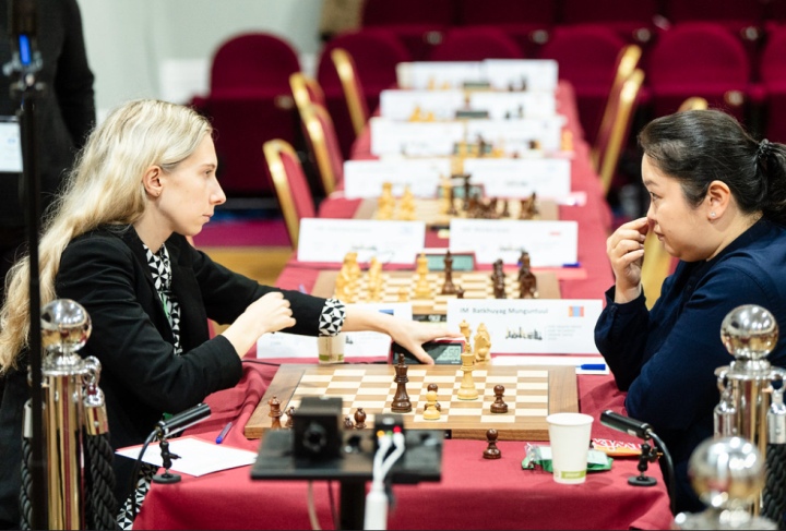 Grand Swiss: A trio of leaders after Round 10; Vaishali qualifies for  Candidates - Schach-Ticker
