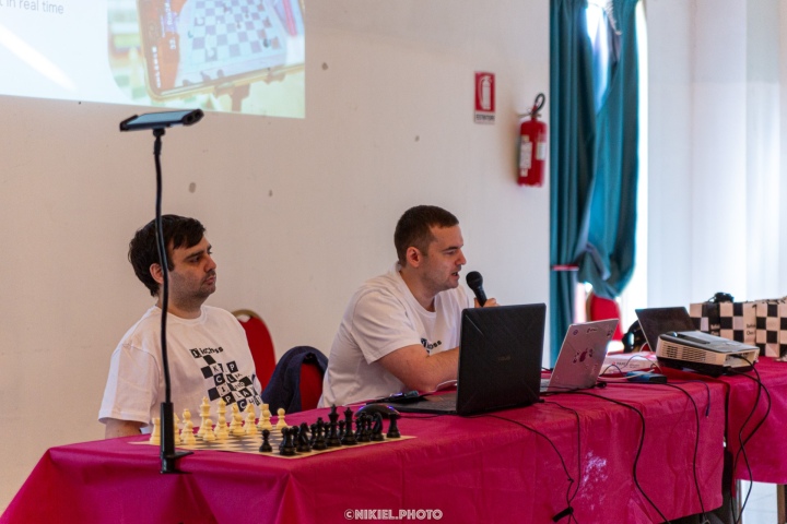 Chess tournament organization with idChess