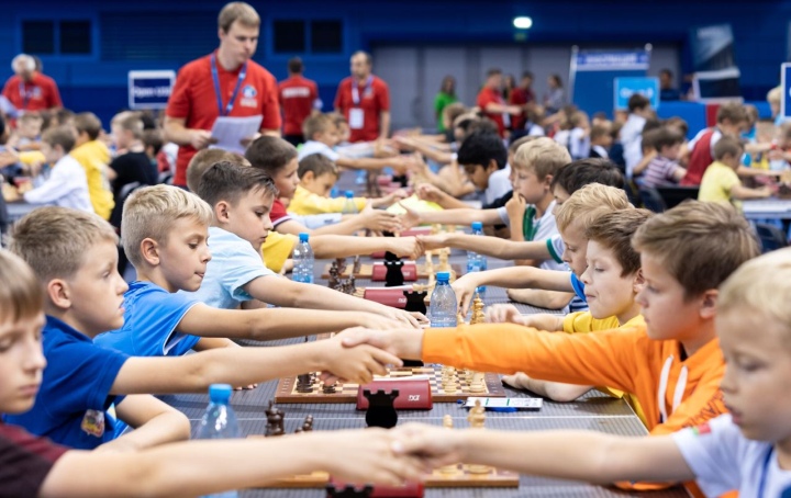 CLASS101+  Let's start educating gifted people with chess! The youth  national team also attends <iChess>