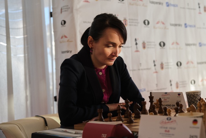 Goryachkina goes into the last round one point clear of Koneru