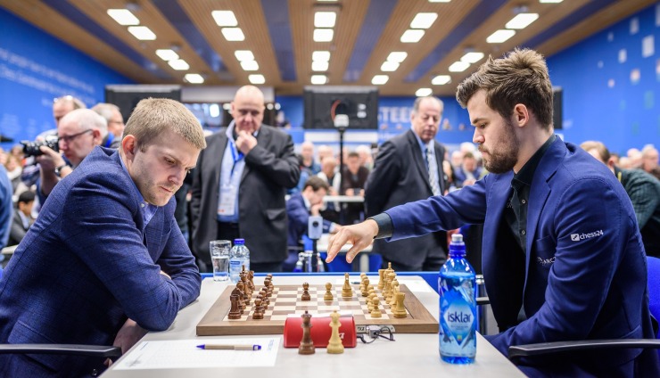 The moment Magnus Carlsen resigned against Anish Giri, exactly 12