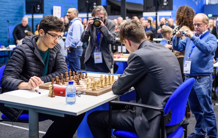 File:Carlsen Giri draw in Tata Steel Chess 2020.jpg - Wikimedia Commons