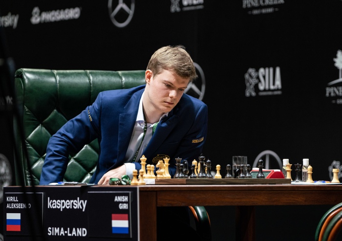 FIDE Candidates Tournament: Nepomniachtchi Increases Lead, Giri Beats  Alekseenko 