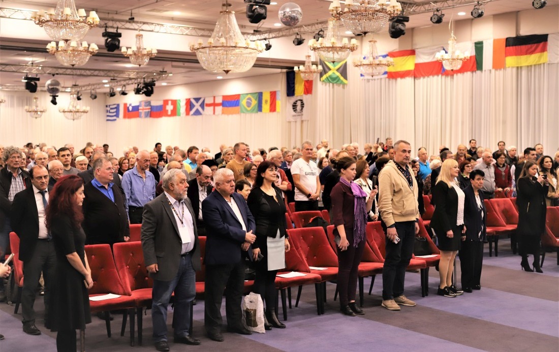 FIDE distributes €35,000 among veterans