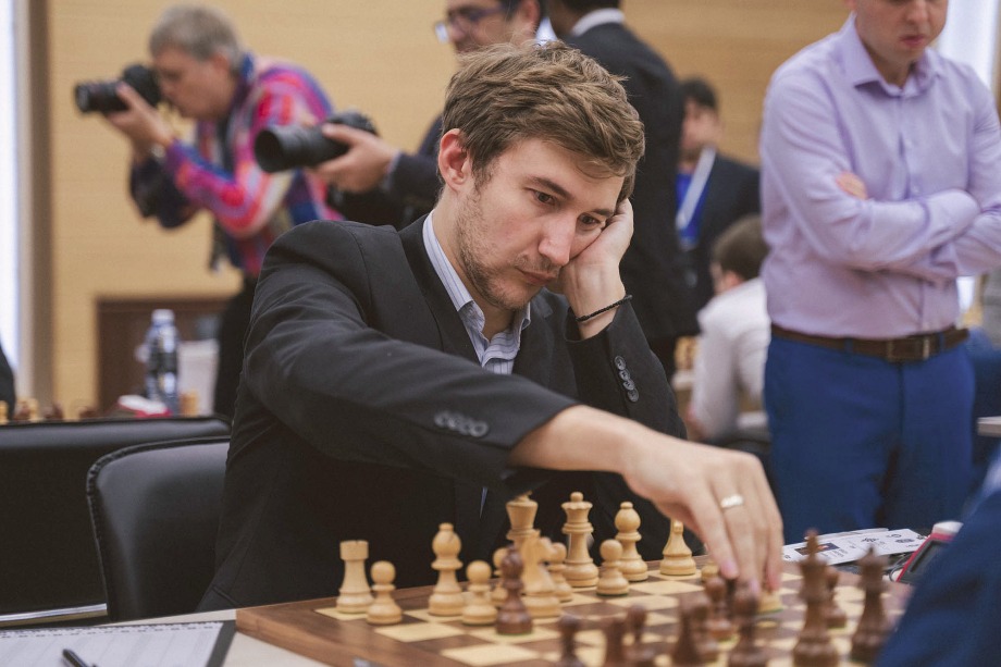Шахматисты ожидали начала турнира. Карякин шахматист 2022. Карякин турнир 2022.