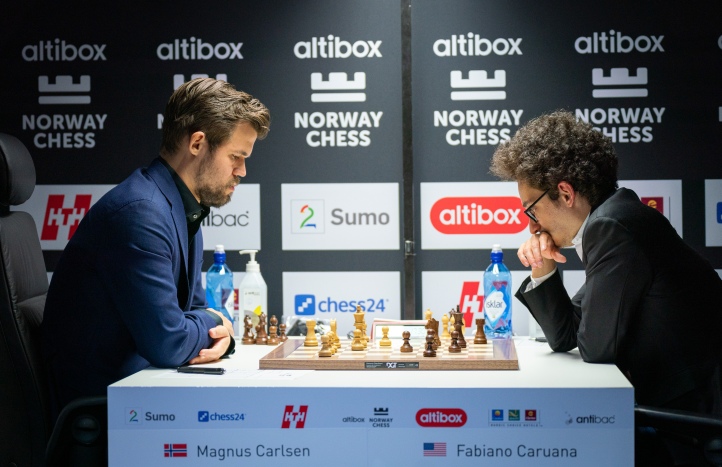 CARLSEN RESIGNED against Fabiano Caruana in Norway Chess : r/chess