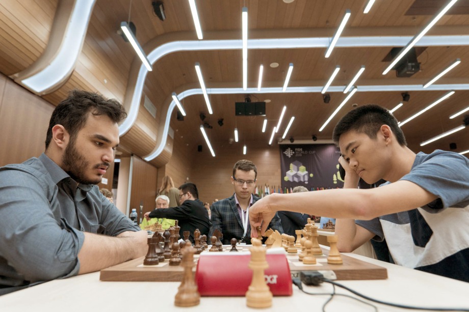 Khanty World Cup R3 TB: Xiong knocks out Giri