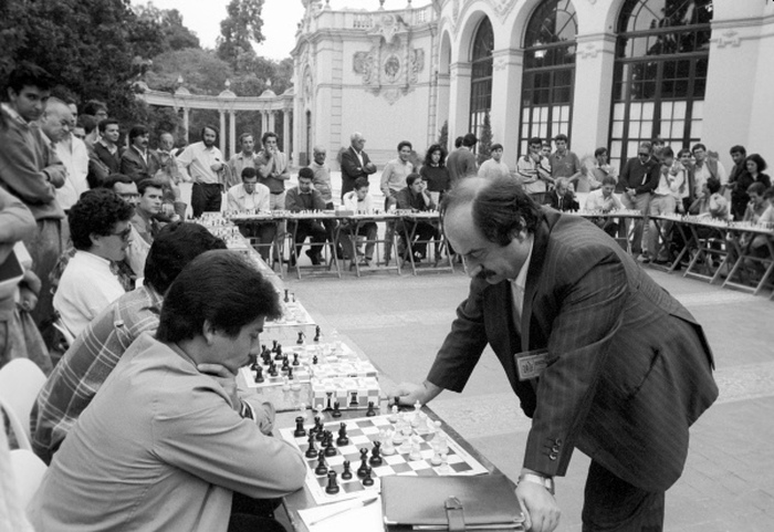 CHESS FIDE MATCH WORLD CHAMPION KARPOV-KASPAROV MOSCOW 1984 RUSSIA